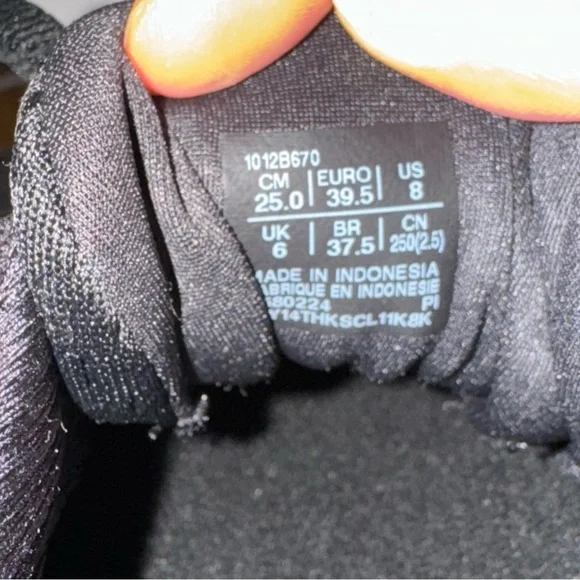 ASICS Women’s Size 8 Gel Kayano 31 Sneaker in Black Pure Silver White - Picture 6 of 8